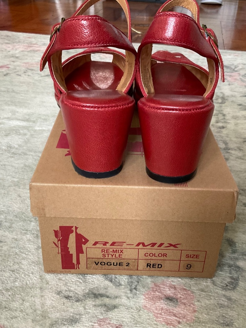 Re-mix Vintage red vogue sandle 9 - Picture 3 of 6